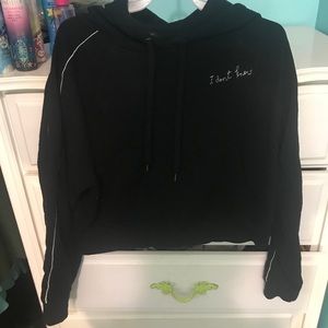 Cropped Embroidered “I don’t know” hoodie